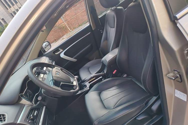 Used Geely Auto Emgrand 2017 Sedan Million Edition 1.5L Manual Upward Connect Version Left Front Seat
