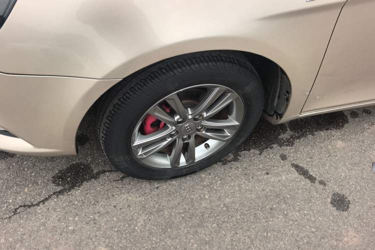 Used Geely Auto Emgrand 2017 Sedan Million Edition 1.3T Manual Top-Grade Version Left Front Wheel Hub