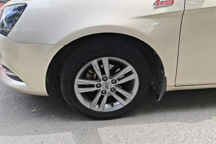 Used Geely Auto Emgrand 2017 Sedan Million Edition 1.5L CVT Upward Version Left Front Wheel Hub