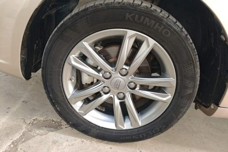 Used Geely Auto Emgrand 2017 Sedan Million Edition 1.5L Manual - Upward Version Left Front Wheel Hub
