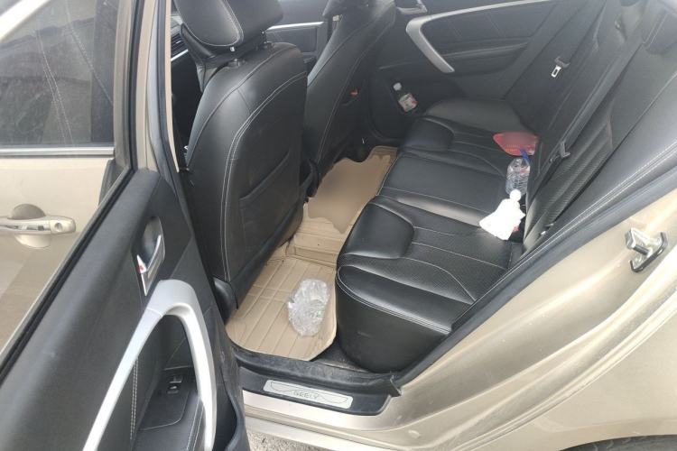 Used Geely Auto Emgrand 2017 Sedan Million Edition 1.5L Manual - Upward Version Left Rear Seat