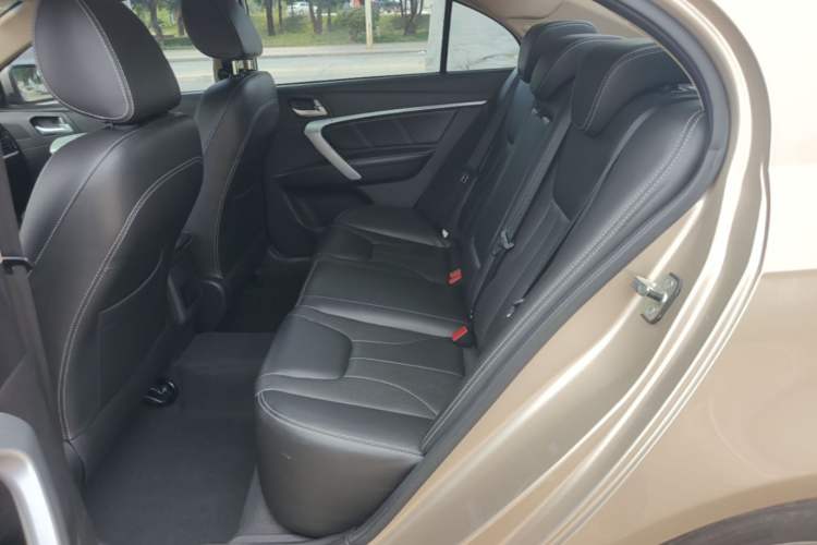 Used Geely Auto Emgrand 2017 Sedan Million Edition 1.5L CVT Upward Version Left Rear Seat