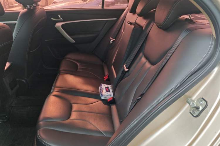 Used Geely Auto Emgrand 2017 Sedan Million Edition 1.3T Manual Top-Grade Version Left Rear Seat