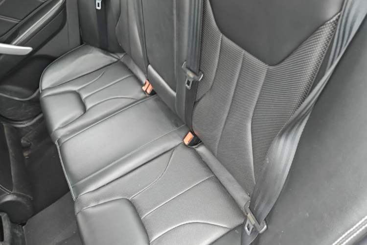 Used Geely Auto Emgrand 2017 Sedan Million Edition 1.5L Manual - Upward Version Left Rear Seat