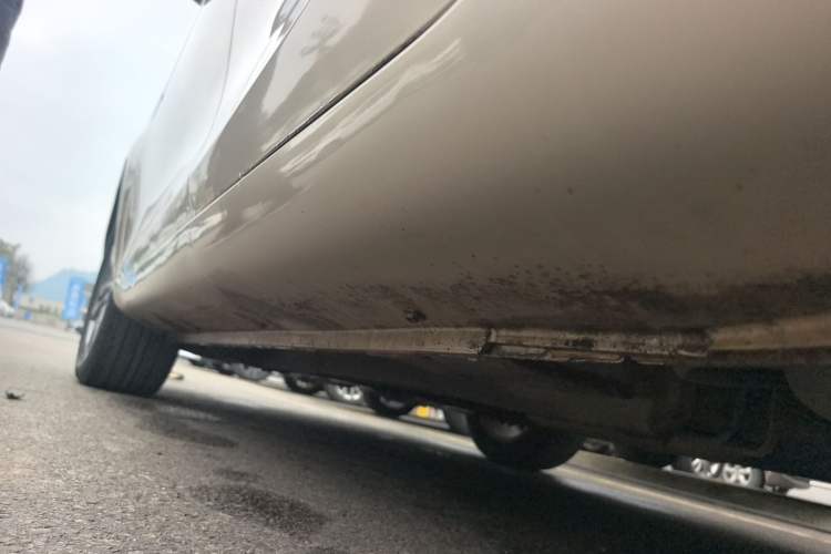 Used Geely Auto Emgrand 2017 Sedan Million Edition 1.3T Manual Top-Grade Version Left Side Sill