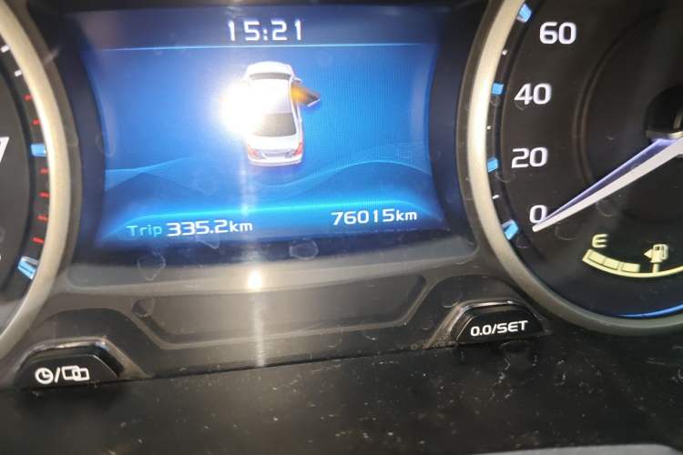 Used Geely Auto Emgrand 2017 Sedan Million Edition 1.5L Manual - Upward Version Odometer Close Up