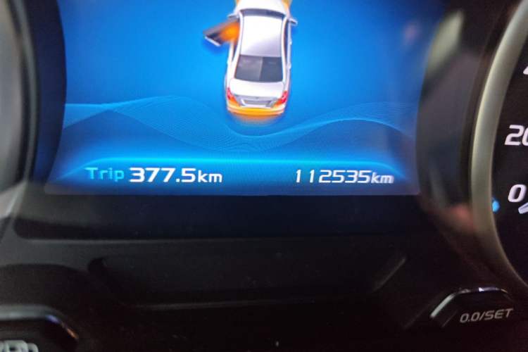 Used Geely Auto Emgrand 2017 Sedan Million Edition 1.3T Manual Top-Grade Version Odometer Close Up