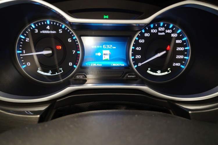 Used Geely Auto Emgrand 2017 Sedan Million Edition 1.5L Manual Fashion Model Odometer Close Up