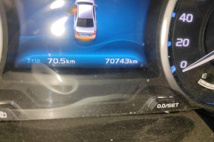 Used Geely Auto Emgrand 2017 Sedan Million Edition 1.5L Manual Luxury Model Odometer Close Up