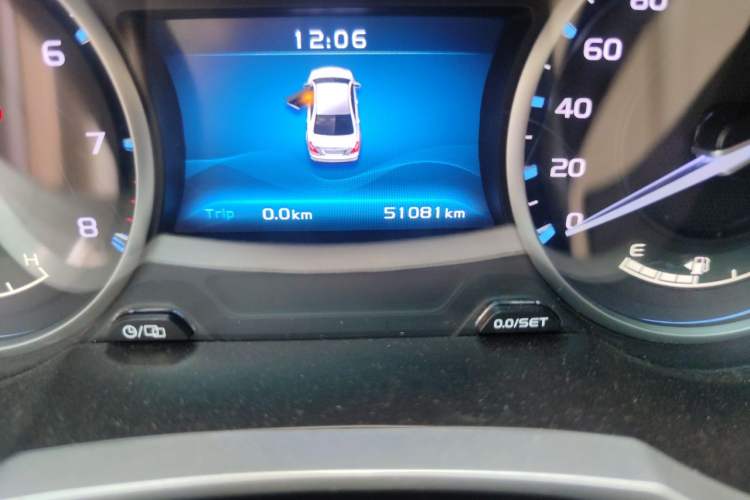 Used Geely Auto Emgrand 2017 Sedan Million Edition 1.5L Manual Luxury Model Odometer Close Up