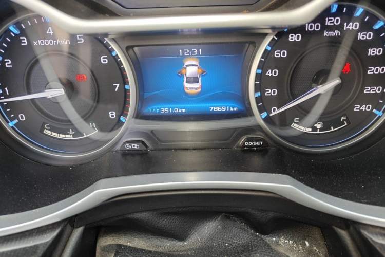 Used Geely Auto Emgrand 2017 Sedan Million Edition 1.5L Manual - Upward Version Odometer Close Up