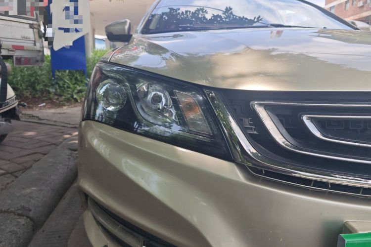 Used Geely Auto Emgrand 2017 Sedan Million Edition 1.5L Manual - Upward Version Right Front Headlight