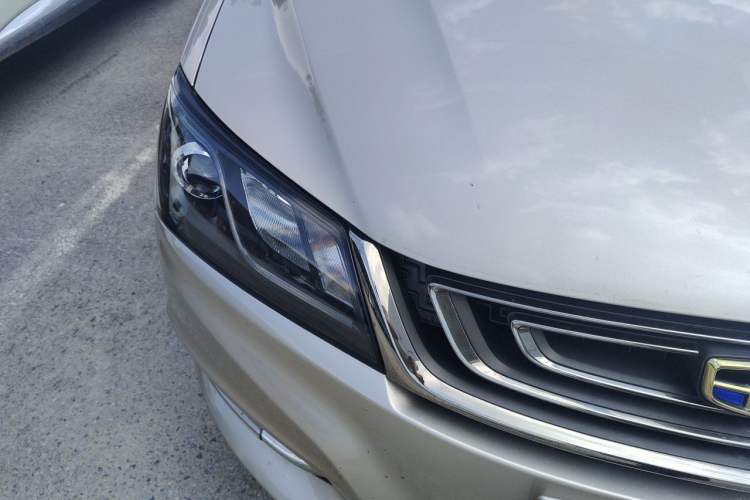 Used Geely Auto Emgrand 2017 Sedan Million Edition 1.5L Manual - Upward Version Right Front Headlight