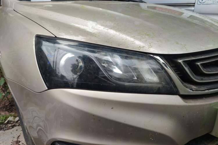 Used Geely Auto Emgrand 2017 Sedan Million Edition 1.5L Manual Luxury Model Right Front Headlight