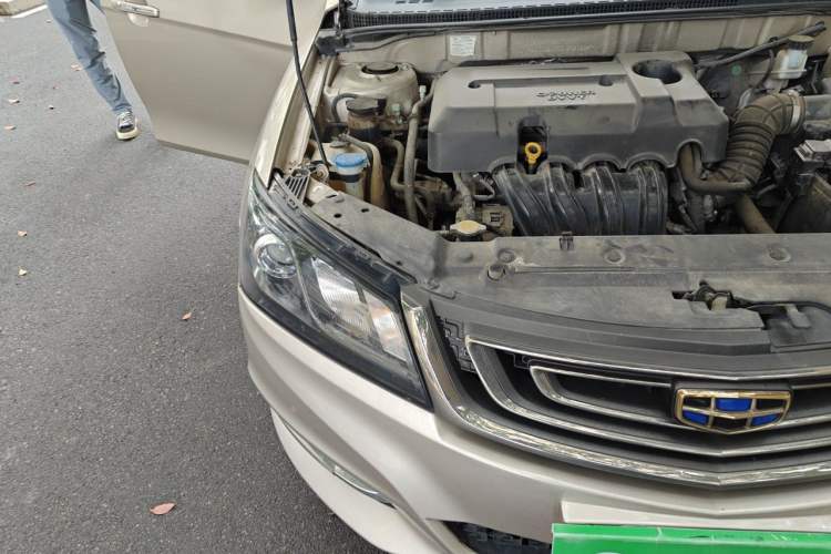 Used Geely Auto Emgrand 2017 Sedan Million Edition 1.5L Manual - Upward Version Right Front Headlight