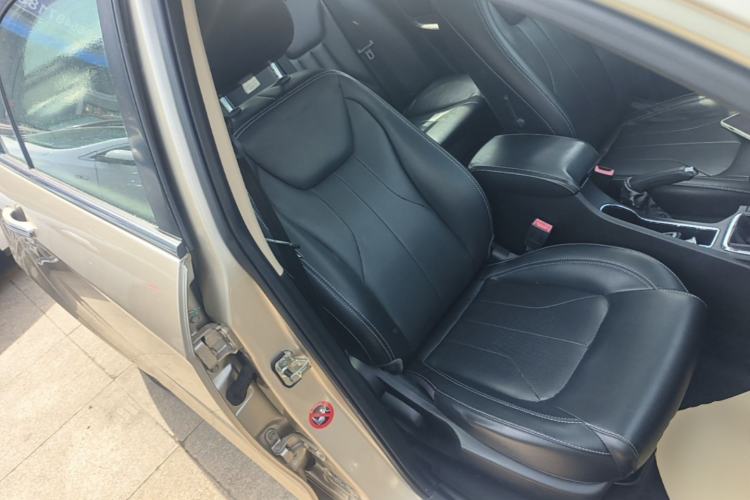 Used Geely Auto Emgrand 2017 Sedan Million Edition 1.5L Manual - Upward Version Right Front Seat