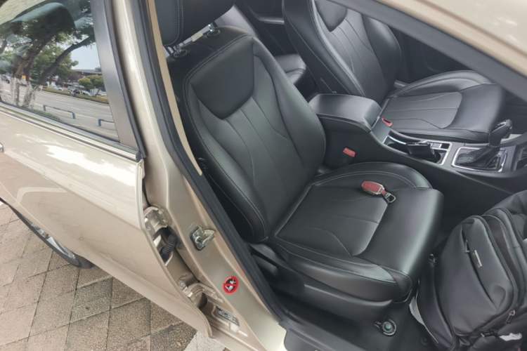 Used Geely Auto Emgrand 2017 Sedan Million Edition 1.5L CVT Upward Version Right Front Seat
