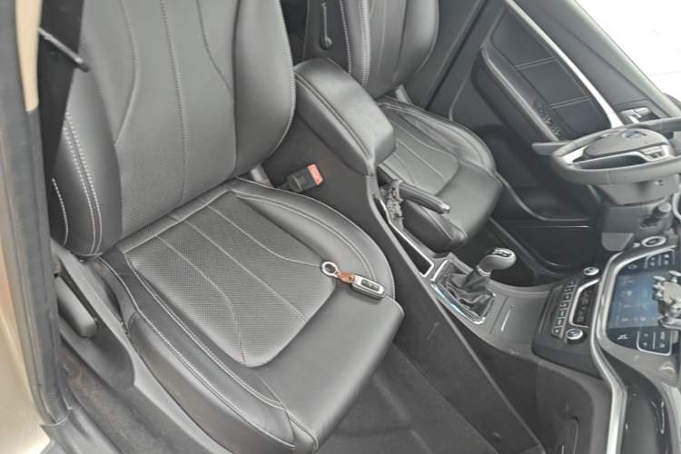 Used Geely Auto Emgrand 2017 Sedan Million Edition 1.5L Manual - Upward Version Right Front Seat