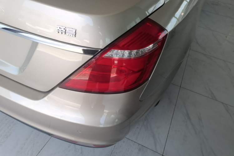 Used Geely Auto Emgrand 2017 Sedan Million Edition 1.5L CVT Upward Connectivity Version Right Rear Taillight