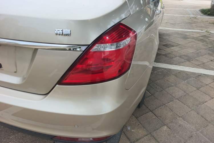 Used Geely Auto Emgrand 2017 Sedan Million Edition 1.5L CVT Upward Version Right Rear Taillight