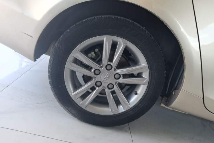 Used Geely Auto Emgrand 2017 Sedan Million Edition 1.5L CVT Upward Connectivity Version Right Rear Wheel Hub