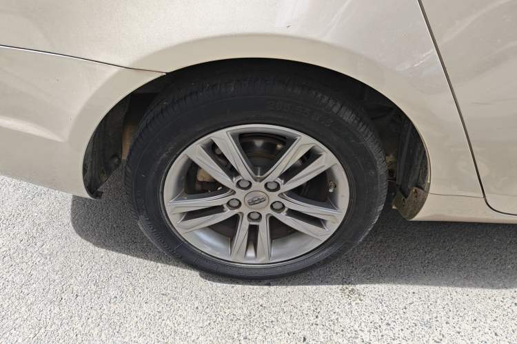 Used Geely Auto Emgrand 2017 Sedan Million Edition 1.5L CVT Upward Version Right Rear Wheel Hub