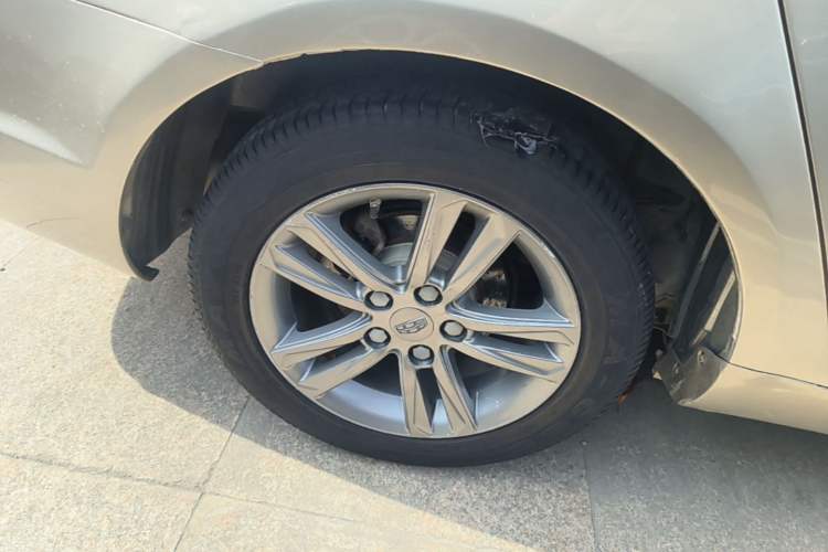Used Geely Auto Emgrand 2017 Sedan Million Edition 1.5L Manual - Upward Version Right Rear Wheel Hub