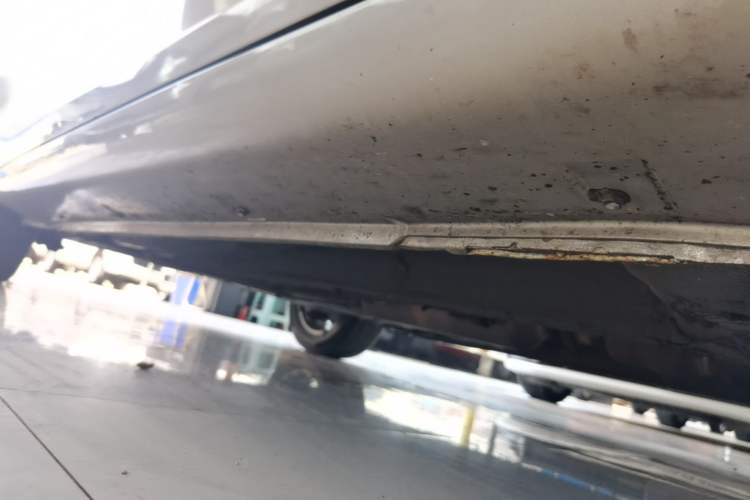 Used Geely Auto Emgrand 2017 Sedan Million Edition 1.5L CVT Upward Connectivity Version Right Side Sill
