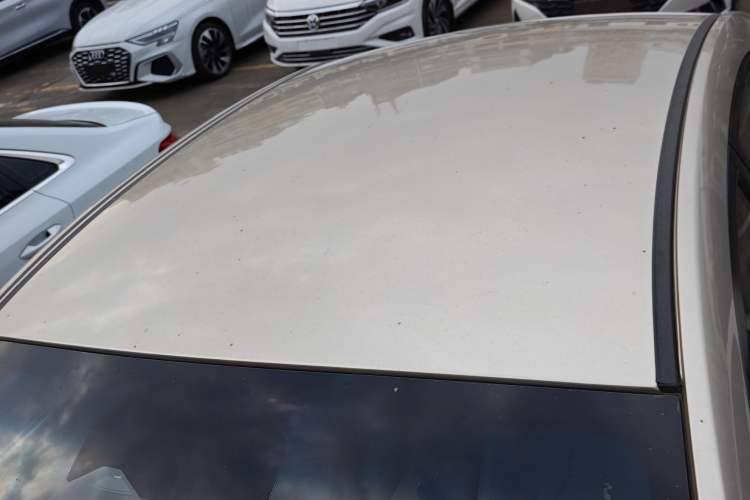 Used Geely Auto Emgrand 2017 Sedan Million Edition 1.5L Manual Luxury Model Roof