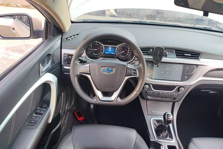 Used Geely Auto Emgrand 2017 Sedan Million Edition 1.5L Manual Upward Connect Version Steering Wheel