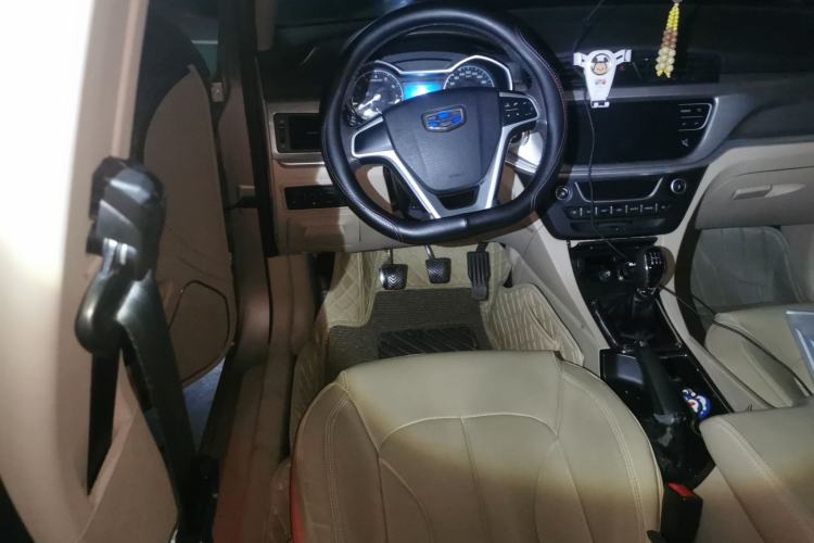 Used Geely Auto Emgrand 2017 Sedan Million Edition 1.5L Manual Luxury Model Steering Wheel