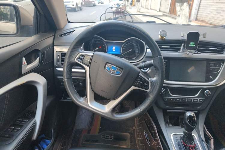 Used Geely Auto Emgrand 2017 Sedan Million Edition 1.5L CVT Upward Connectivity Version Steering Wheel