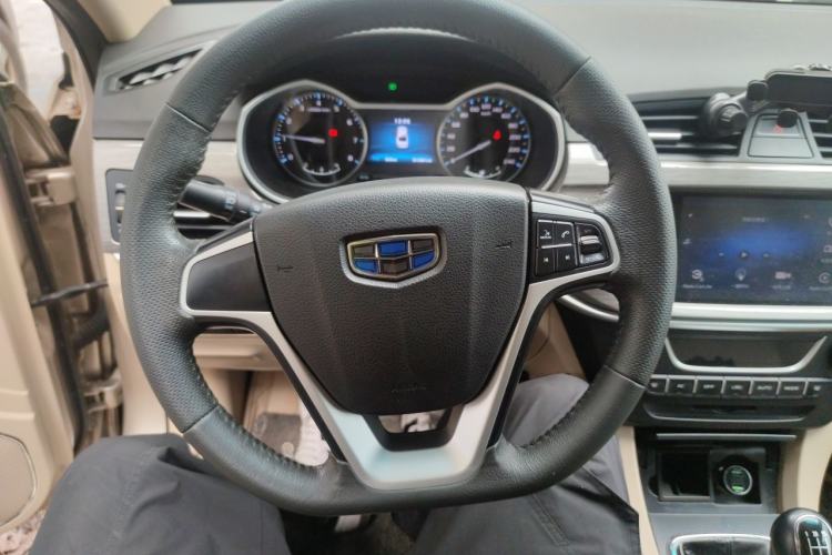 Used Geely Auto Emgrand 2017 Sedan Million Edition 1.5L Manual Luxury Model Steering Wheel
