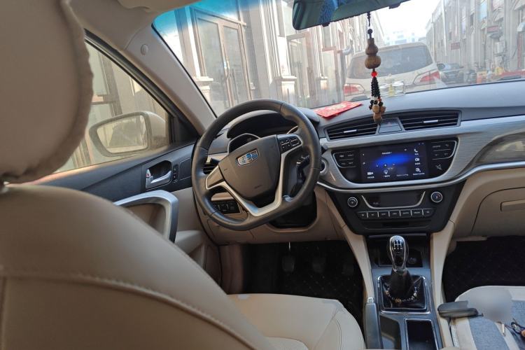Used Geely Auto Emgrand 2017 Sedan Million Edition 1.5L Manual Luxury Model Steering Wheel