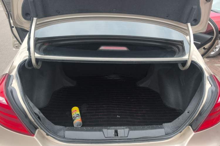 Used Geely Auto Emgrand 2017 Sedan Million Edition 1.3T Manual Top-Grade Version Trunk