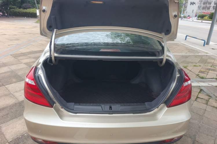 Used Geely Auto Emgrand 2017 Sedan Million Edition 1.5L CVT Upward Version Trunk