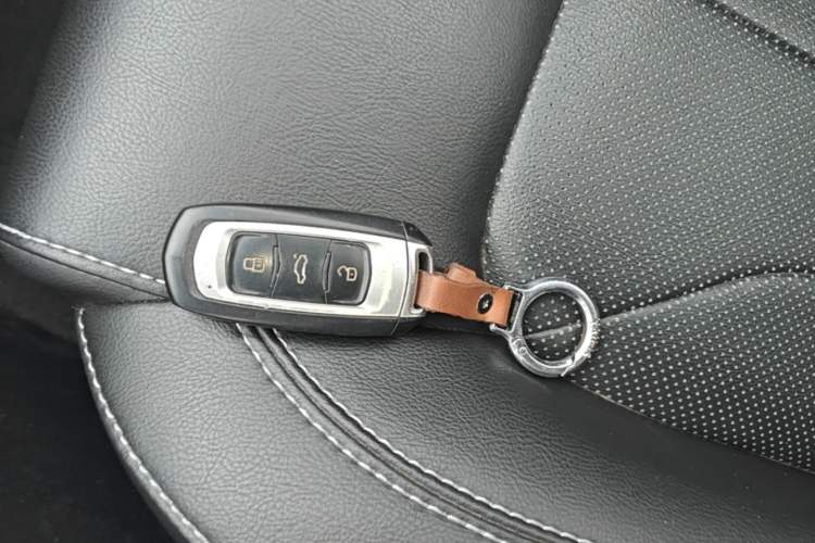 Used Geely Auto Emgrand 2017 Sedan Million Edition 1.5L Manual - Upward Version Vehicle Key