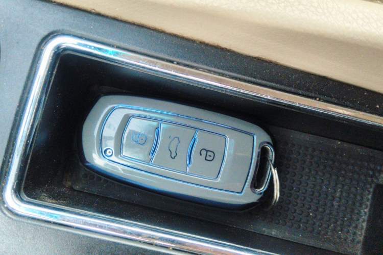 Used Geely Auto Emgrand 2017 Sedan Million Edition 1.5L Manual Luxury Model Vehicle Key