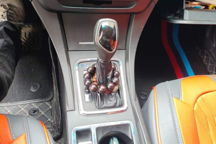 Used Geely Auto Emgrand 2017 Sedan Million Edition 1.5L CVT Upward Version Gear Lever