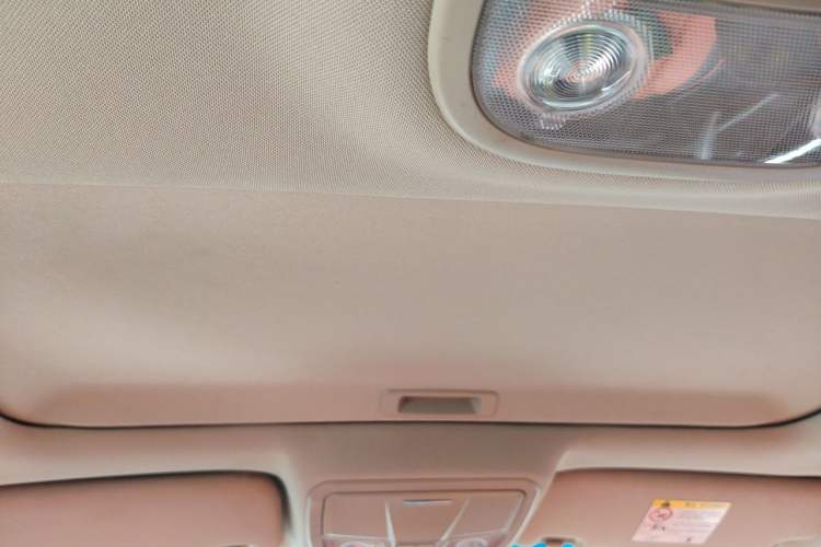Used Geely Auto Emgrand 2017 Sedan Million Edition 1.5L CVT Upward Version Headliner