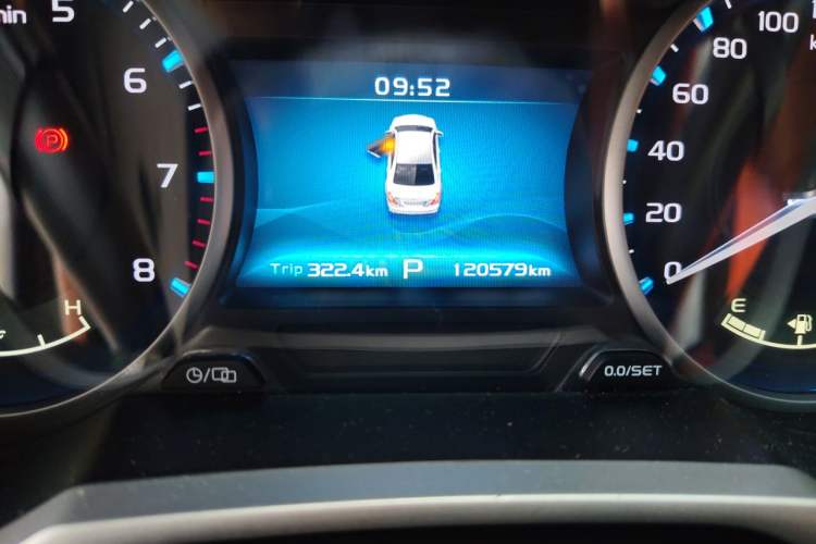 Used Geely Auto Emgrand 2017 Sedan Million Edition 1.5L CVT Upward Version Odometer Close Up