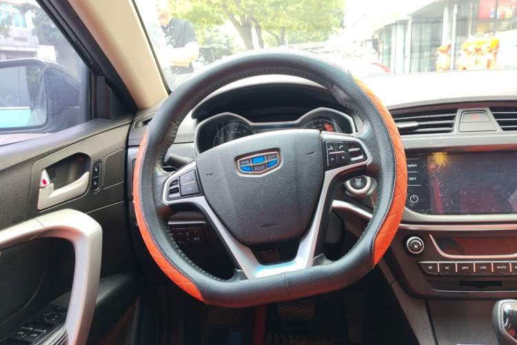Used Geely Auto Emgrand 2017 Sedan Million Edition 1.5L CVT Upward Version Steering Wheel