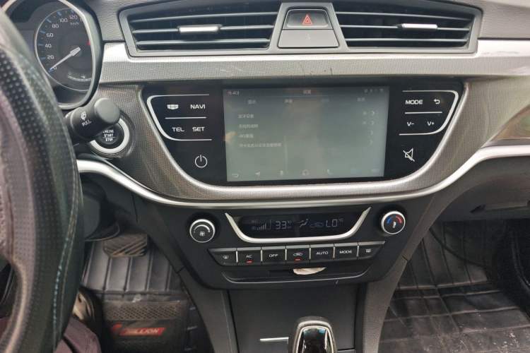 Used Geely Auto Emgrand 2017 Sedan Million Edition 1.5L CVT Upward Connectivity Version Audio And AC Panel
