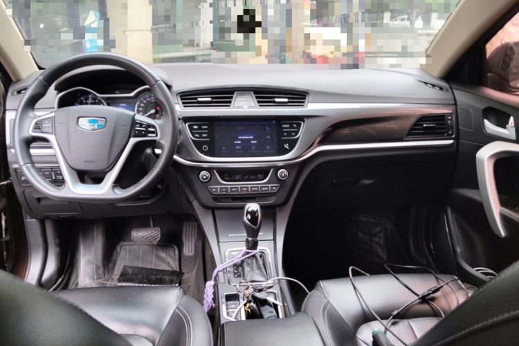 Used Geely Auto Emgrand 2017 Sedan Million Edition 1.5L CVT Upward Version Center Console