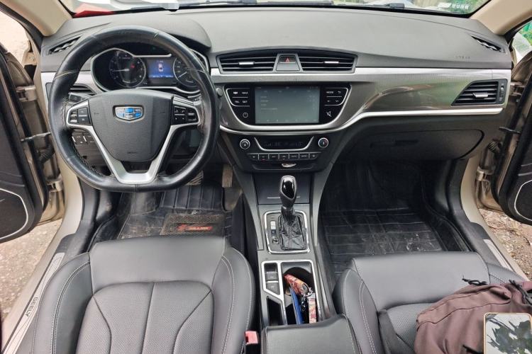 Used Geely Auto Emgrand 2017 Sedan Million Edition 1.5L CVT Upward Connectivity Version Center Console