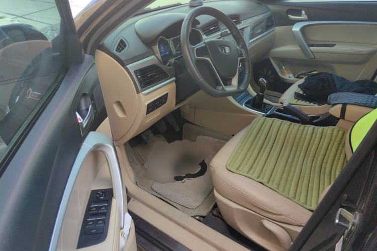 Used Geely Auto Emgrand 2017 Sedan Million Edition 1.5L Manual Luxury Model Driver Seat