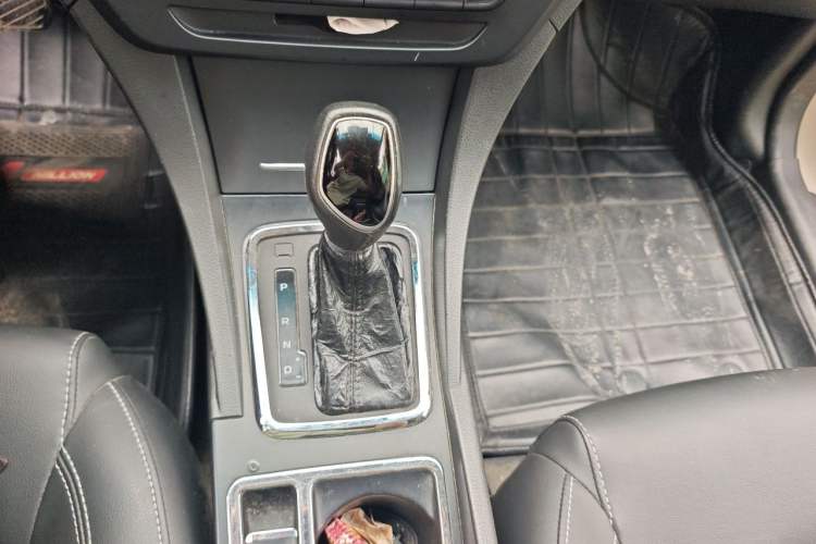 Used Geely Auto Emgrand 2017 Sedan Million Edition 1.5L CVT Upward Connectivity Version Gear Lever
