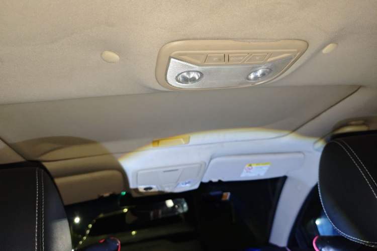 Used Geely Auto Emgrand 2017 Sedan Million Edition 1.5L Manual - Upward Version Headliner