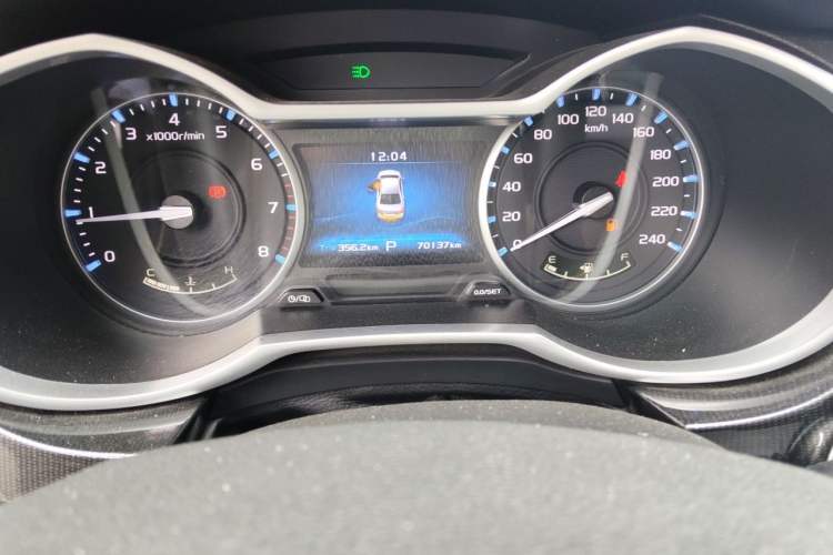 Used Geely Auto Emgrand 2017 Sedan Million Edition 1.5L CVT Upward Version Odometer Close Up
