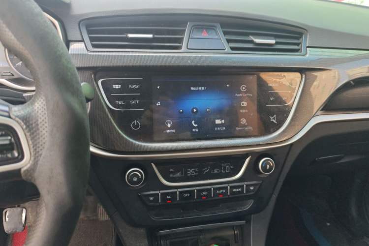 Used Geely Auto Emgrand 2017 Sedan Million Edition 1.5L Manual - Upward Version Audio And AC Panel